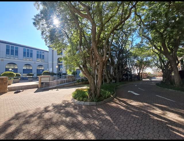 1,575M² OFFICE TO LET IN ILLOVO